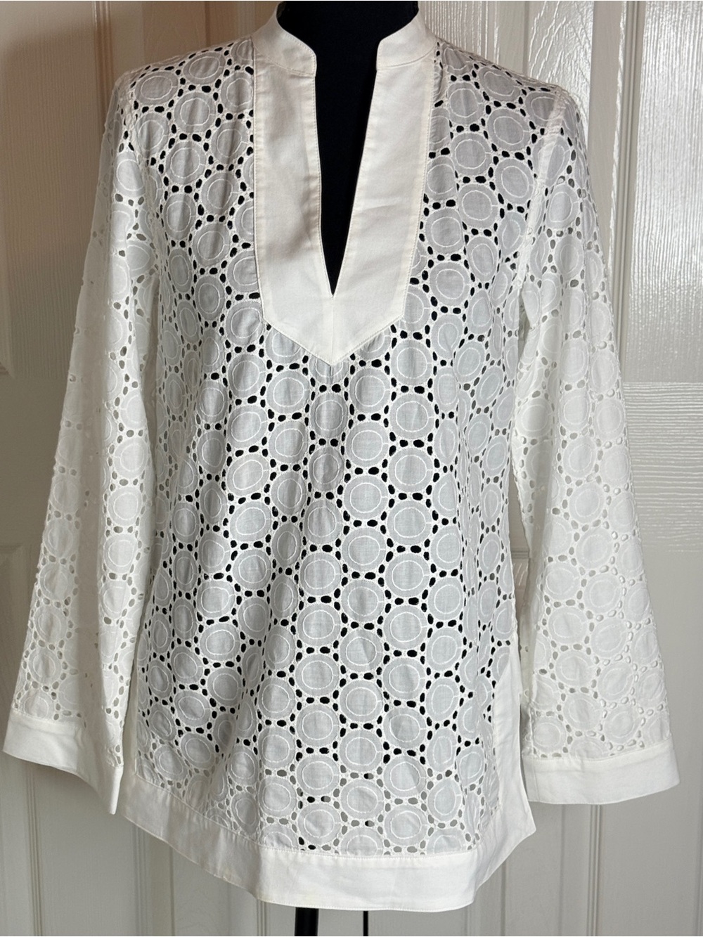 C. Wonder White Cotton Eyelet Split V-Neck Tunic Blouse Top NWT XS
